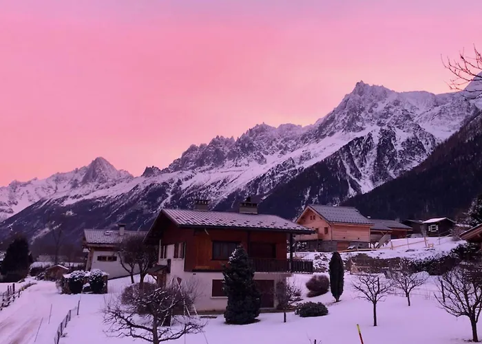 Charming Chalet With Garden In Les Houches
