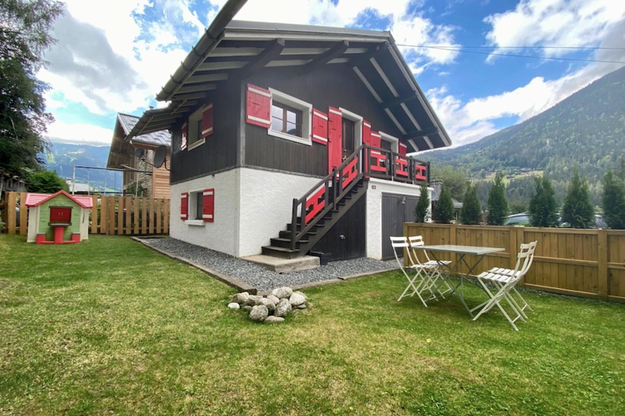 Chalet Charming With Garden In